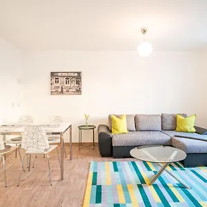 Helle Ferienwohnung Im Hinterhof Apartment